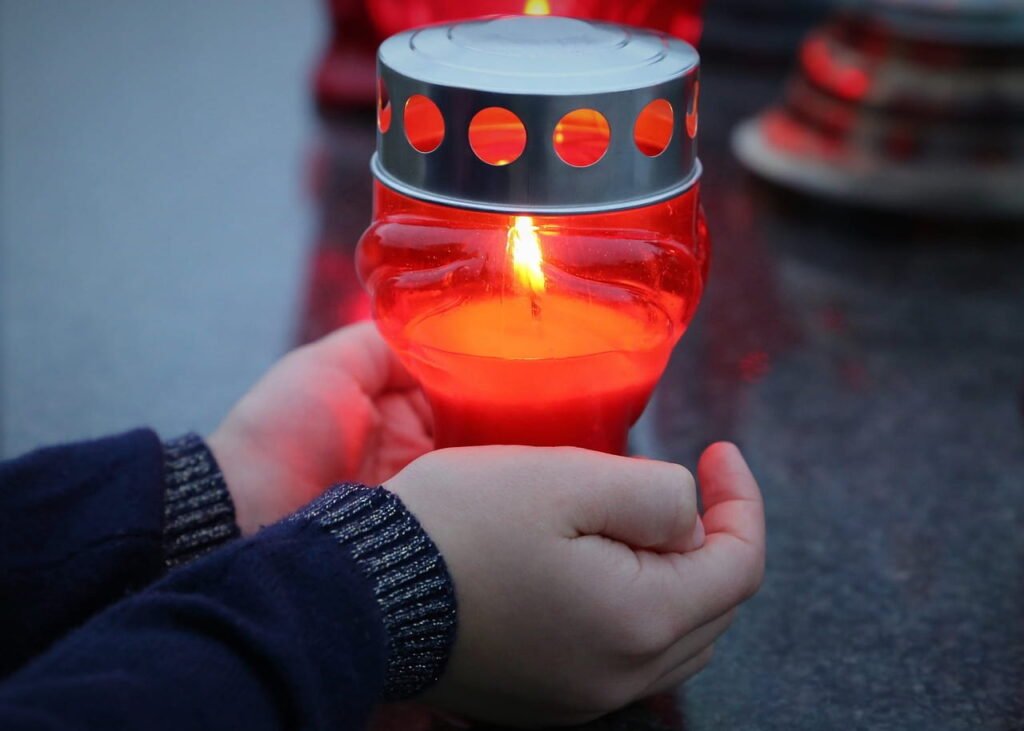 Modelo PEDRA para la prevención del suicidio: Preguntar, Escuchar, Disuadir, Referir, Acompañar